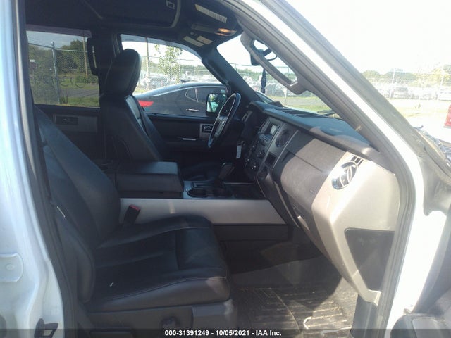2016 Ford Expedition, VIN: 1FMJU1JT8GEF27302