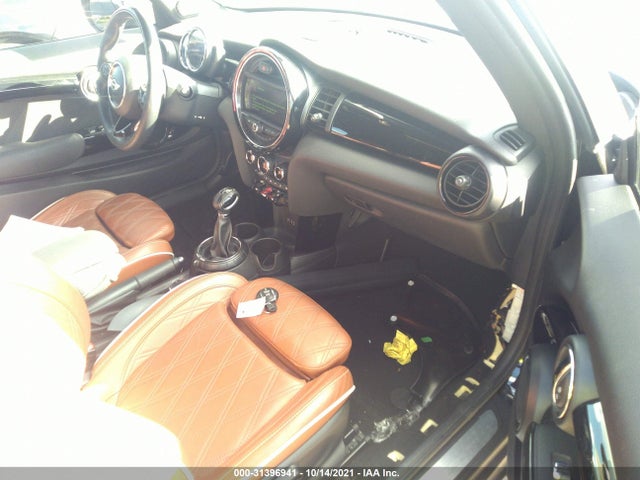 2017 Mini Roadster, VIN: WMWWG9C37H3C80865