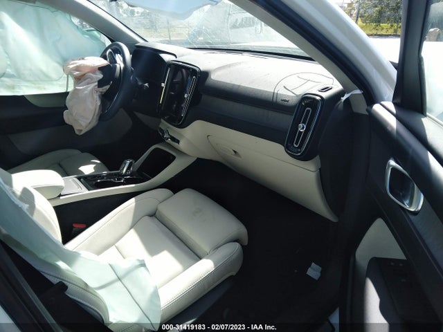 2021 Volvo XC40, VIN: YV4162UL3M2569600