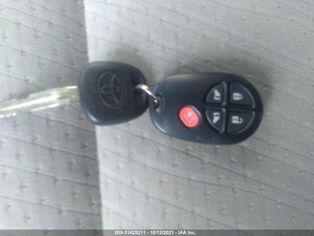 Toyota SIENNA LE 2015 5TDKK3DC3FS551229 Image 3