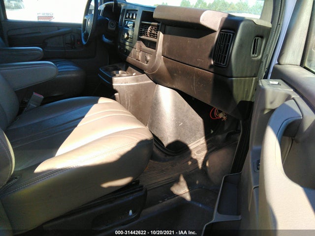 2015 Chevrolet Express, VIN: 1GCWGFCF8F1142852