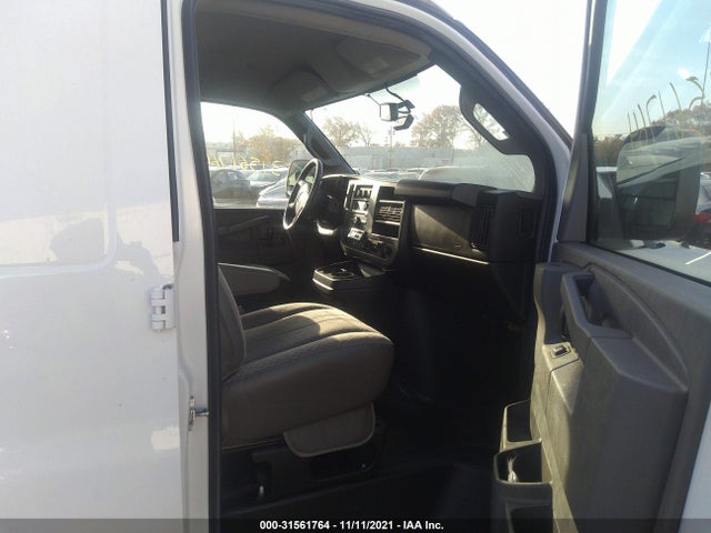 2017 GMC Savana, VIN: 1GTW7BFF2H1118425