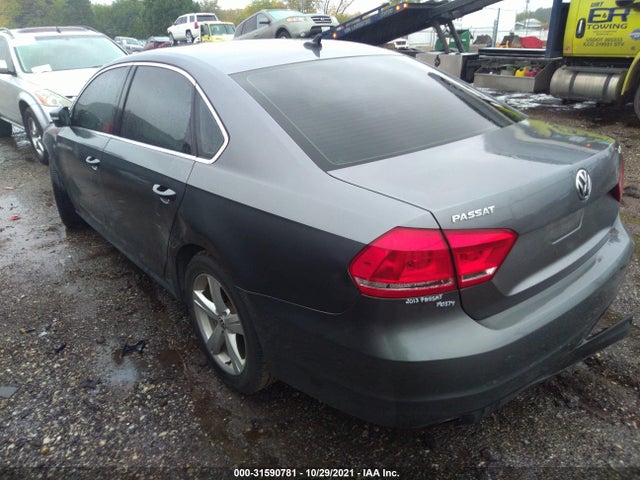 1VWBT7A30FC037572 Volkswagen Passat 1.8t Se
