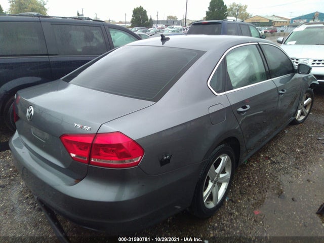 1VWBT7A30FC037572 Volkswagen Passat 1.8t Se