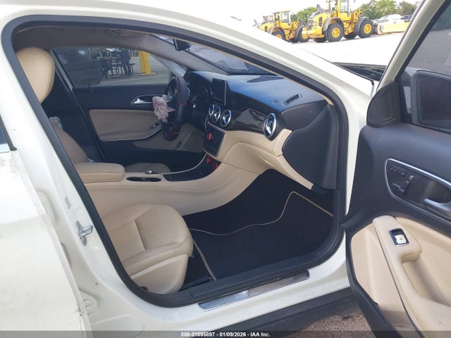 2015 MERCEDES-BENZ GLA 250 WDCTG4GB9FJ053560 Photo 4