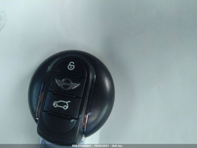 WMWXU1C57H2E18183 Mini Hardtop 4 Door Cooper