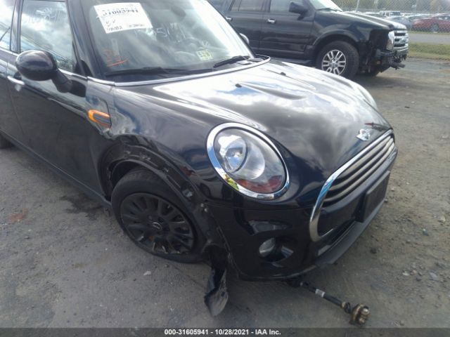 WMWXU1C57H2E18183 Mini Hardtop 4 Door Cooper
