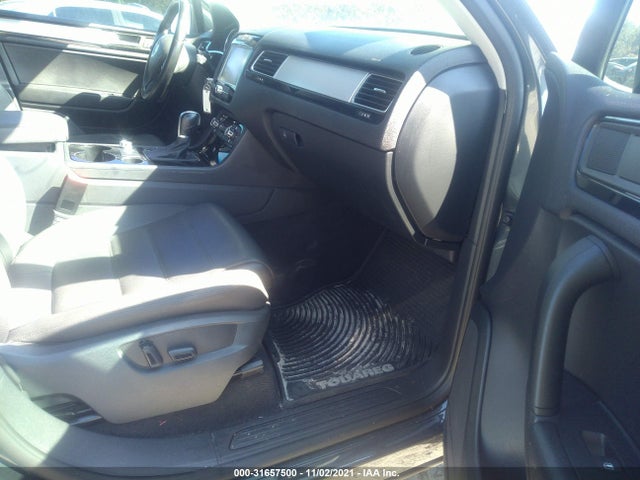 2014 Volkswagen Touareg, VIN: WVGEF9BP2ED015386