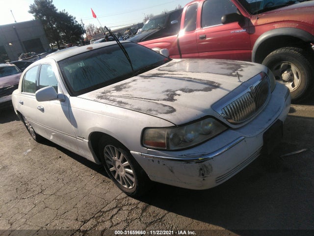 Lincoln Town Car Signature 2005 1LNHM81W75Y603718 main image