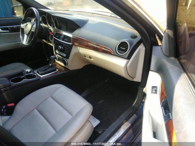 Продаж на аукціоні авто 2012 Mercedes-benz C 250 Sport/luxury, vin: WDDGF4HB4CR216630, номер лоту: 31678803