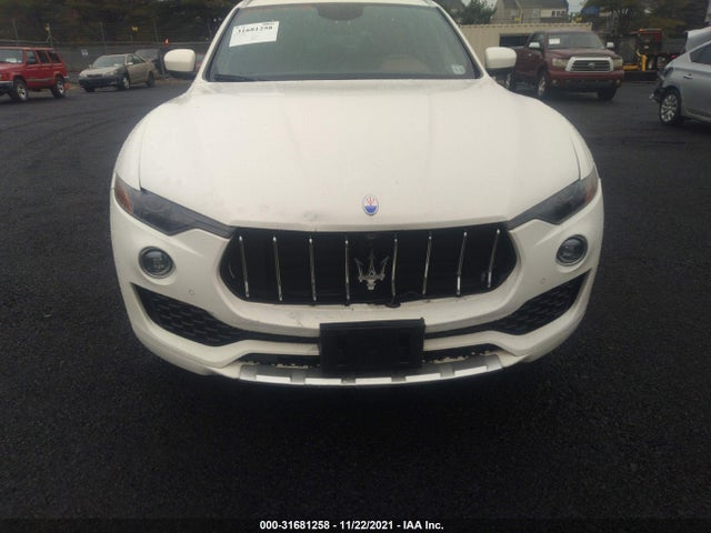 2017 Maserati Levante, VIN: ZN661XUL1HX229552