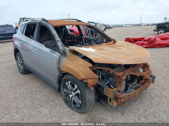 Toyota RAV4 LE 2018 2T3ZFREV2JW426607 Image 1