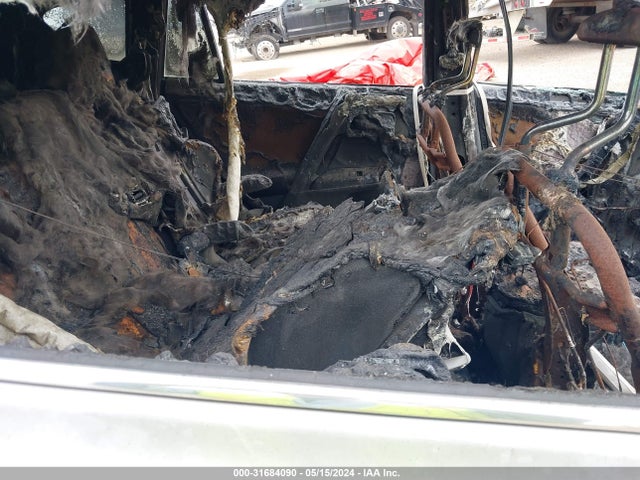 Toyota RAV4 LE 2018 2T3ZFREV2JW426607 Image 8