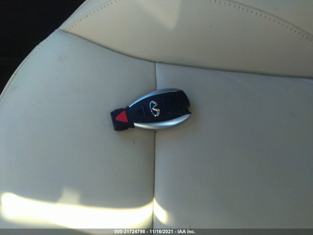 2018 Infiniti QX30, VIN: SJKCH5CR0JA055716