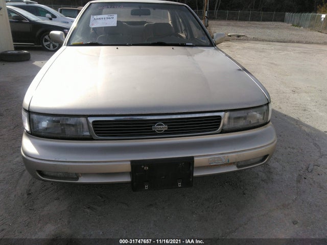1992 NISSAN MAXIMA GXE VIN: JN1HJ01F4NT025138