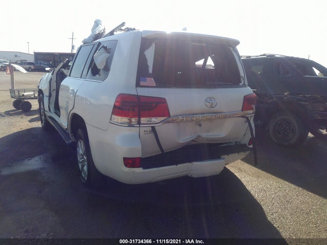 2016 Toyota Land Cruiser, VIN: JTMCY7AJ1G4038359