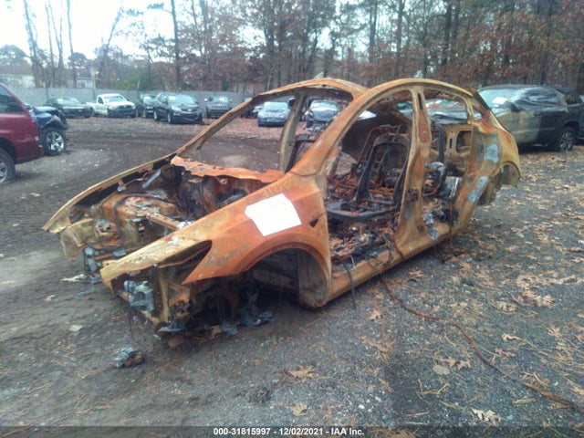 Tesla Model Y Long Range 2021 5YJYGDEE8MF062473 Image 2