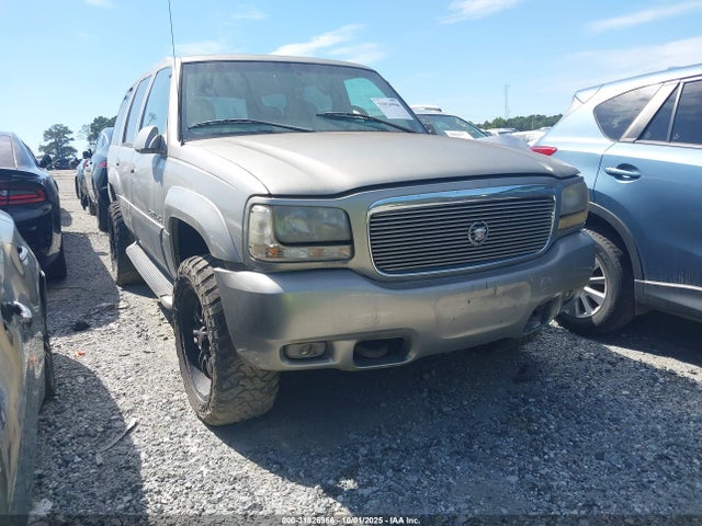 2000 CADILLAC ESCALADE 1GYEK13R8YR129704 Photo 0