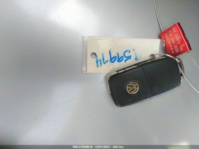 1VWBS7A30FC011573 Volkswagen Passat 1.8t Se
