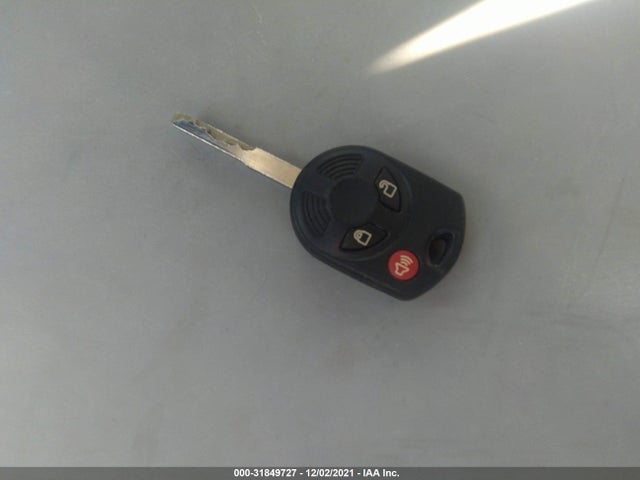 1FMCU0F76HUD10319 Ford ESCAPE S
