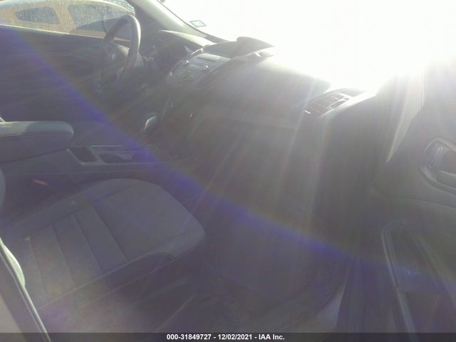 1FMCU0F76HUD10319 Ford ESCAPE S