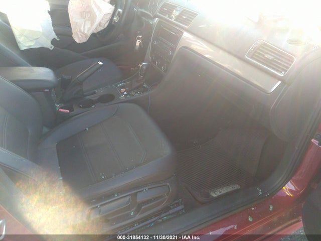 1VWAS7A39FC068222 Volkswagen Passat 1.8t Wolfsburg Ed