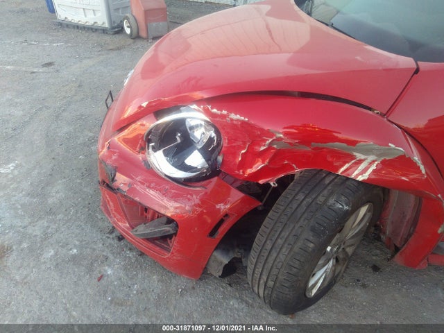 2018 Volkswagen Beetle, VIN: 3VWFD7ATXJM710258