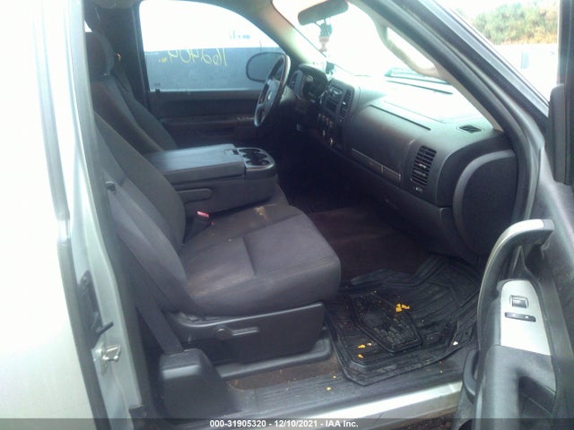 2011 CHEVROLET SILVERADO 1500 VIN: 1GCRKSE30BZ300555