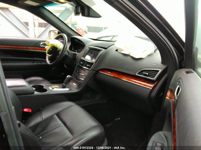 2017 Lincoln MKT, VIN: 2LMHJ5NK7HBL01558