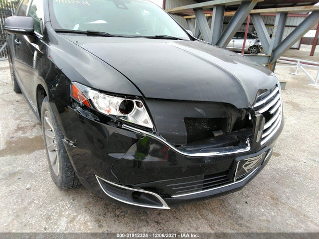 2017 Lincoln MKT, VIN: 2LMHJ5NK7HBL01558