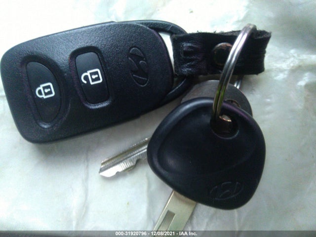 2014 HYUNDAI ACCENT VIN: KMHCU4AE0EU748696