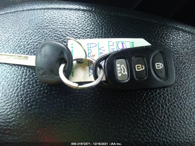 2017 Hyundai Veloster, VIN: KMHTC6AD0HU308360