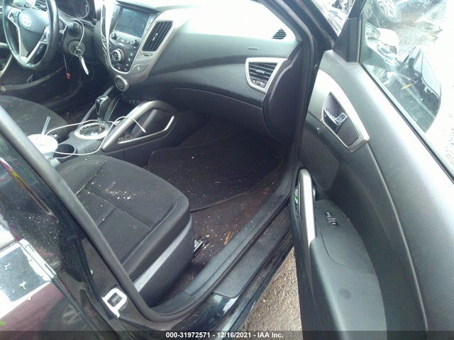 2017 Hyundai Veloster, VIN: KMHTC6AD0HU308360