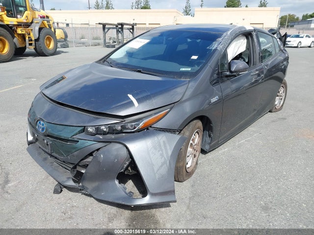 Toyota Prius Prime Premium 2017 JTDKARFP8H3057779 Image 2