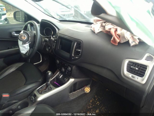 3C4NJCBB3KT692795 Jeep Compass Latitude