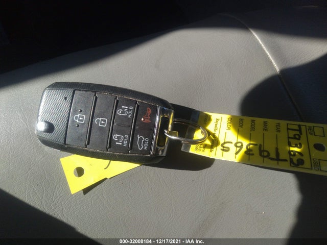 2016 KIA SEDONA LX VIN: KNDMB5C17G6168108