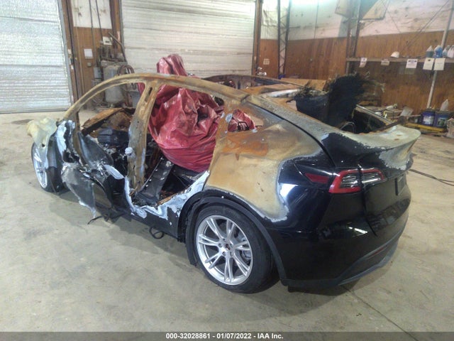 2021 TESLA MODEL Y 5YJYGDEE2MF089331 Photo 2
