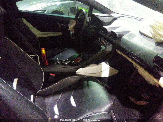 2021 Lamborghini Huracan, VIN: ZHWUT5ZF8MLA16121