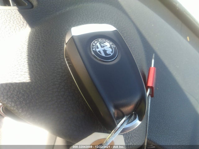 2022 Alfa Romeo Stelvio, VIN: ZASPAJAN3N7D24822