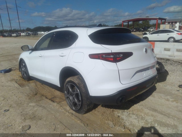 2022 Alfa Romeo Stelvio, VIN: ZASPAJAN3N7D24822