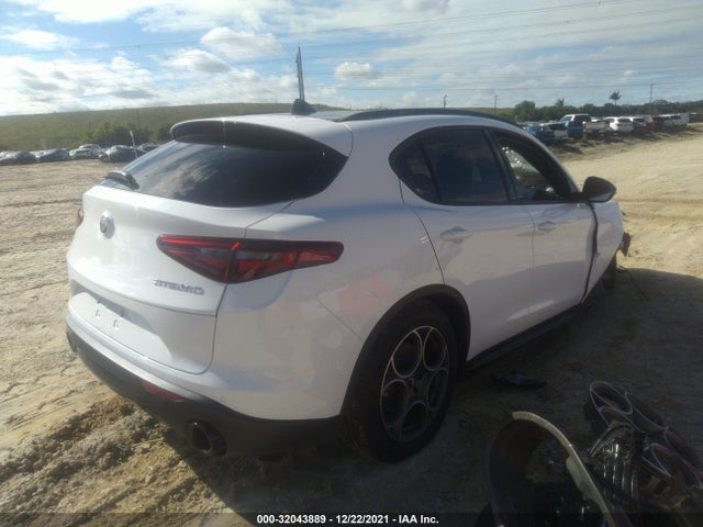 2022 Alfa Romeo Stelvio, VIN: ZASPAJAN3N7D24822