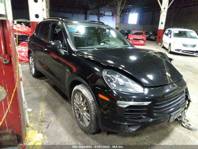 2015 Porsche Cayenne, VIN: WP1AF2A21FLA32380