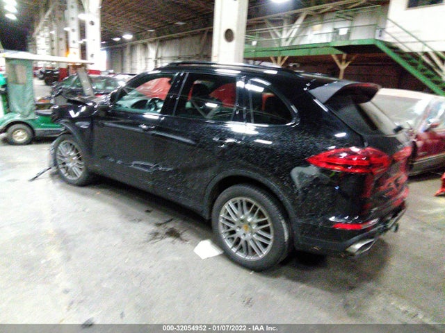 2015 Porsche Cayenne, VIN: WP1AF2A21FLA32380