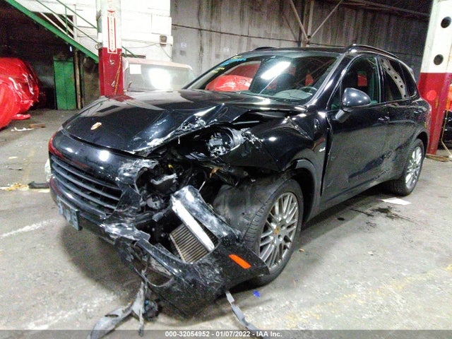 2015 Porsche Cayenne, VIN: WP1AF2A21FLA32380