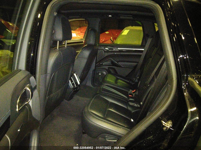 2015 Porsche Cayenne, VIN: WP1AF2A21FLA32380