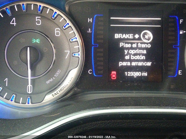 Chrysler 200 Limited 2015 1C3CCCAB8FN688772 Image 7