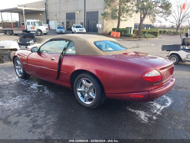 1997 JAGUAR XK8 SAJGX2747VC017738 Photo 2
