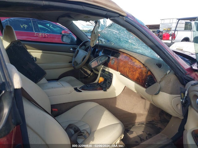 1997 JAGUAR XK8 SAJGX2747VC017738 Photo 4