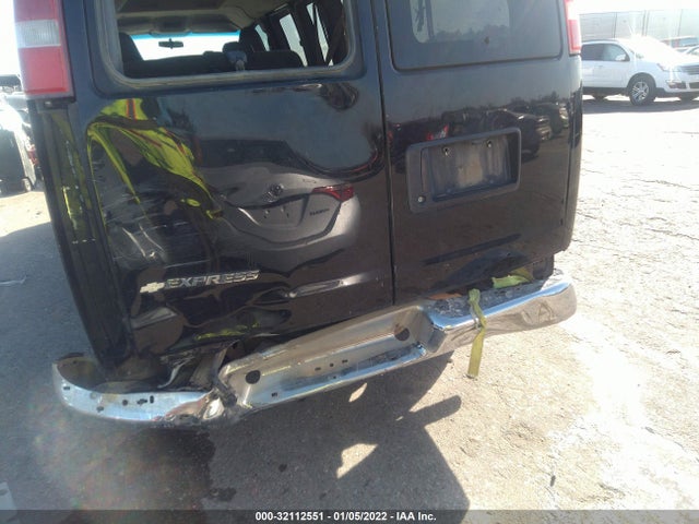 2017 Chevrolet Express, VIN: 1GAZGPFG3H1221574