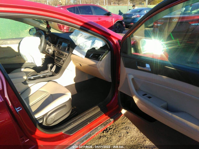 2017 HYUNDAI SONATA VIN: 5NPE34AF5HH526128